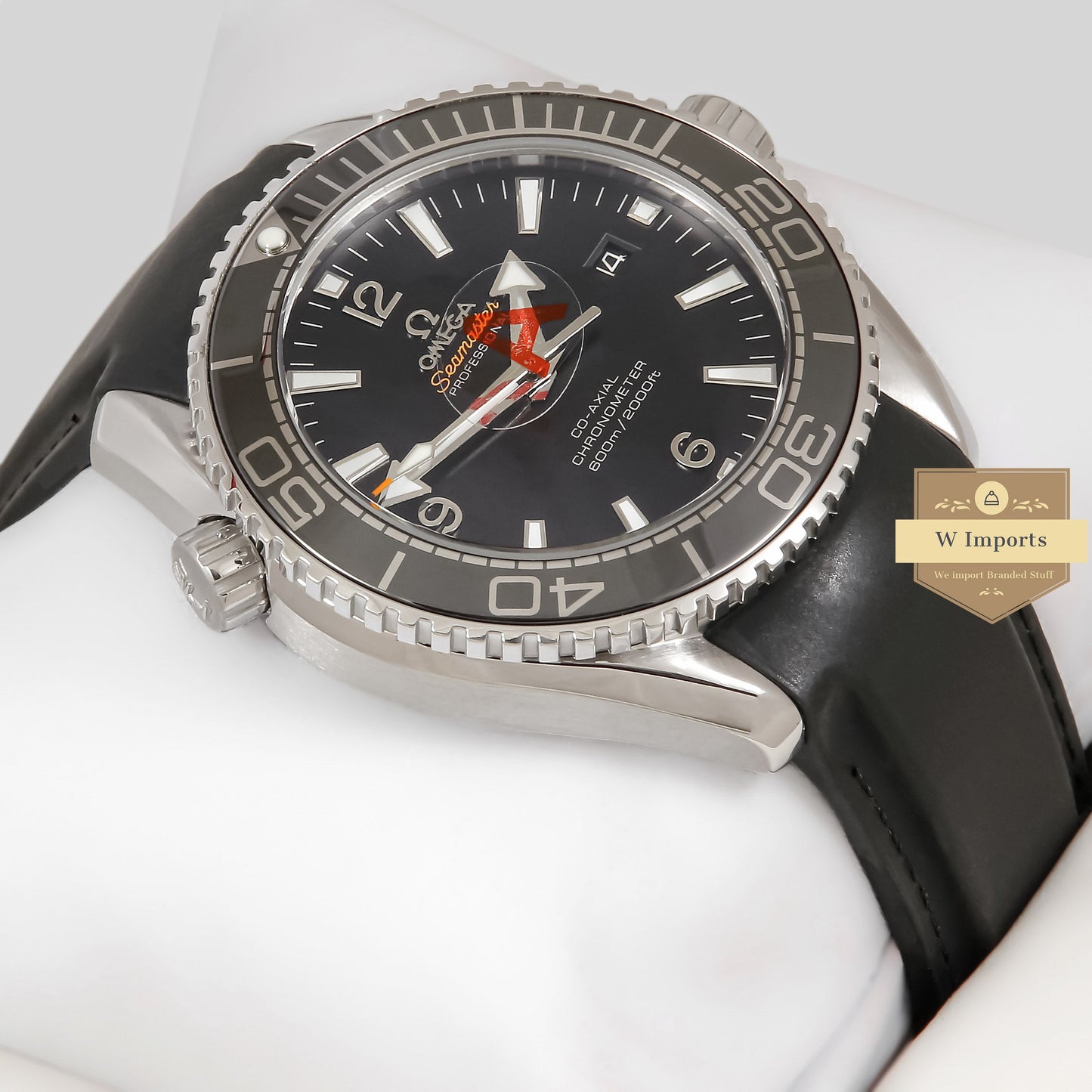 Latest Collection Chronograph Silver Case With Black Dial & Rubber Strap