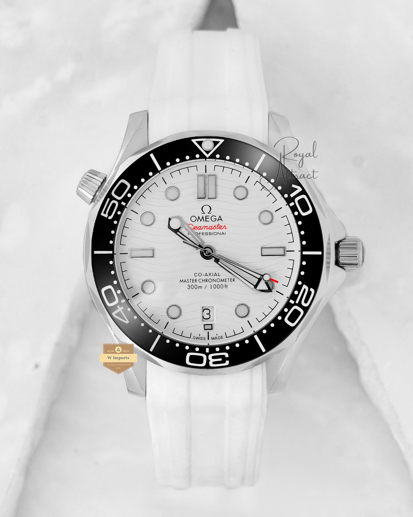 Latest Collection Silver Case With White Dial & Rubber Strap For Men
