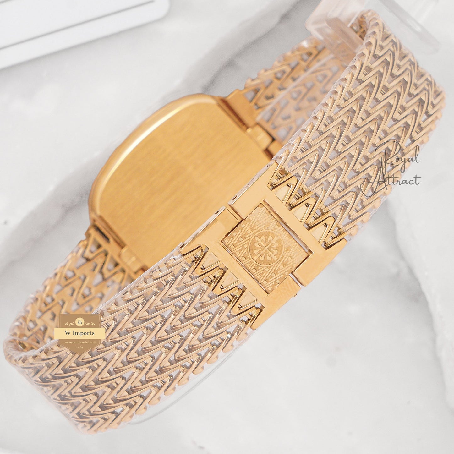 Latest Collection Square All Yellow Gold With Dial Chain Watch