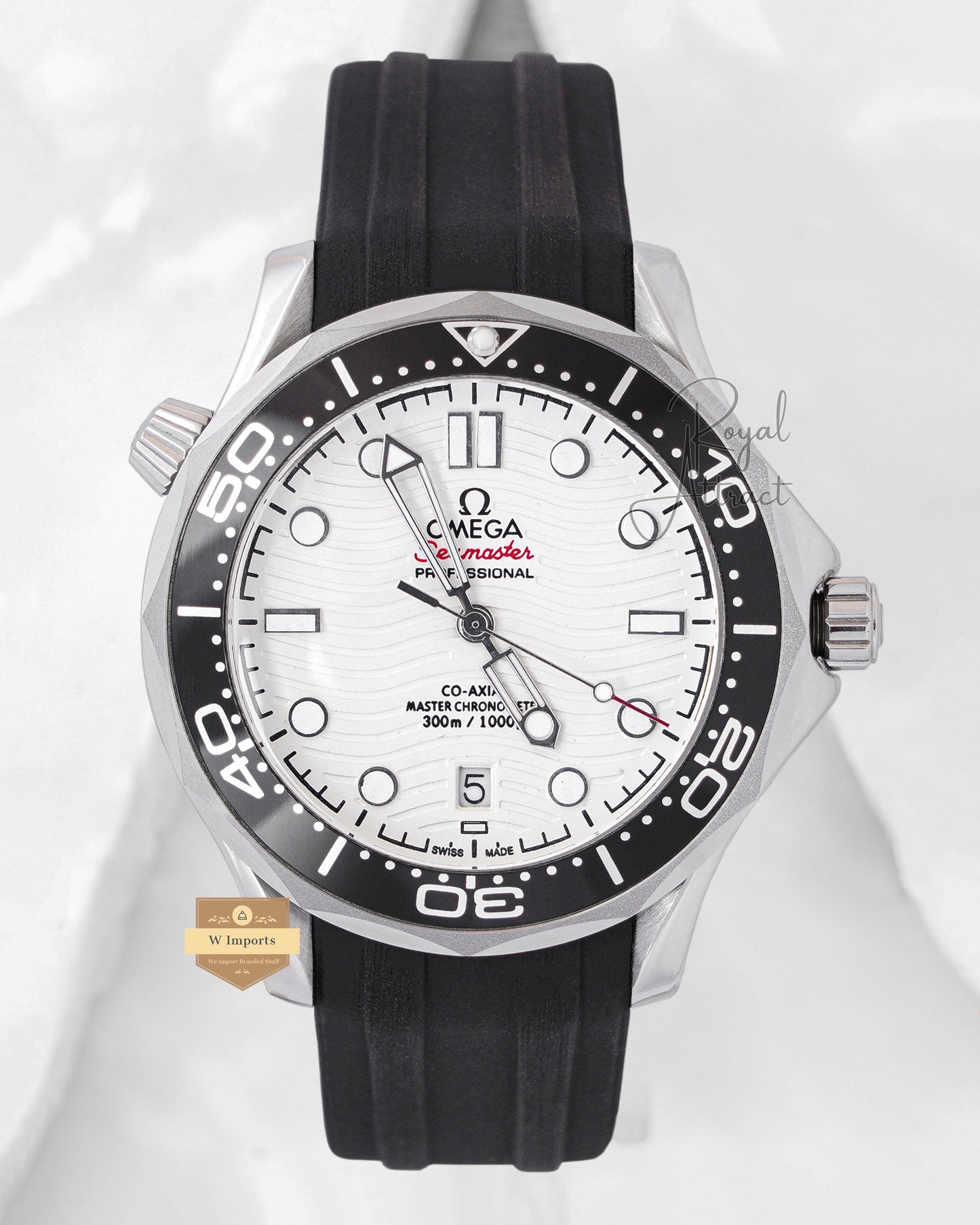 Latest Collection Silver Case With White Dial & Black Rubber Strap For Men